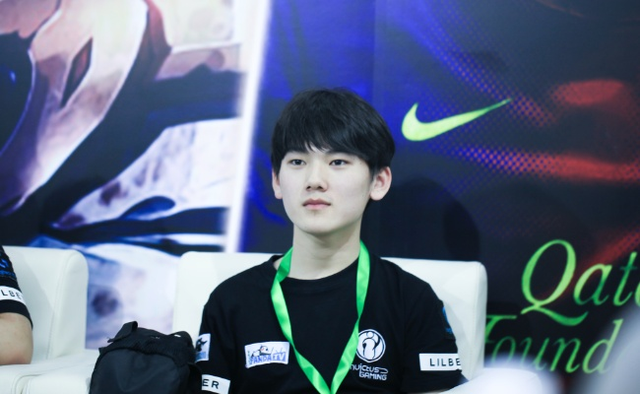 恭喜成都AG超玩会时隔225天重回S组！