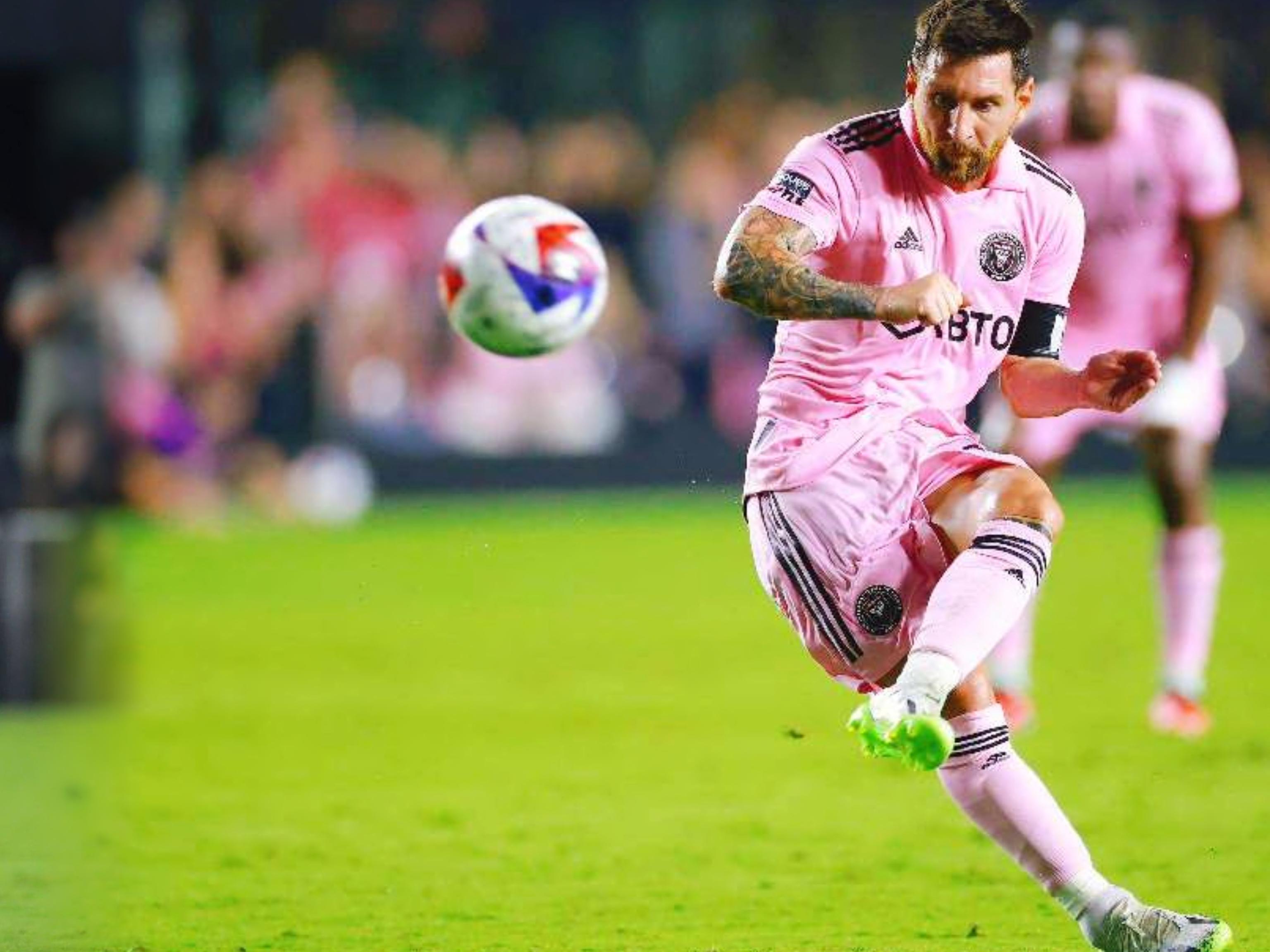 斯洛特：萨拉赫一直对俱乐部和队友很重要，队友有事不会愉快（斯洛特：萨拉赫始终是俱乐部与队友的关键人物，队友出状况谁都不会开心）